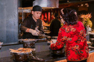 Khu bếp mở - buffet Sen Tây Hồ