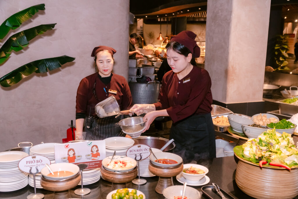 Thực tập sinh vị trí bếp của Sen Tây Hồ